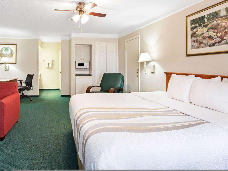 E25DD296EABC5FAD18AC184FA0251DD0