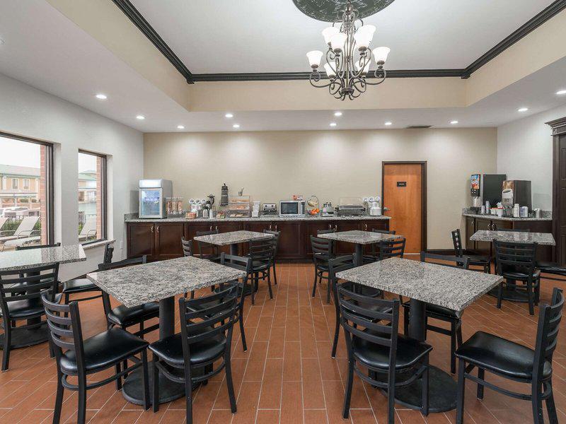 017E851BD6A4F0DE3D732EA3052BC7D8