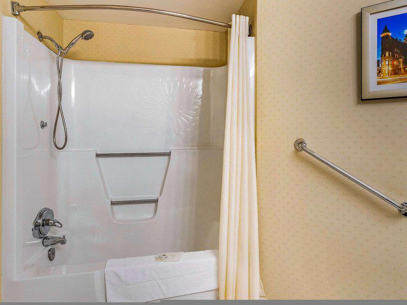 88016E4032A44C275F7C9B68D08987BF