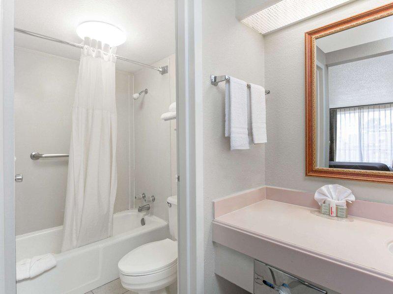 AEE98413DD878E555801DB03CB435526