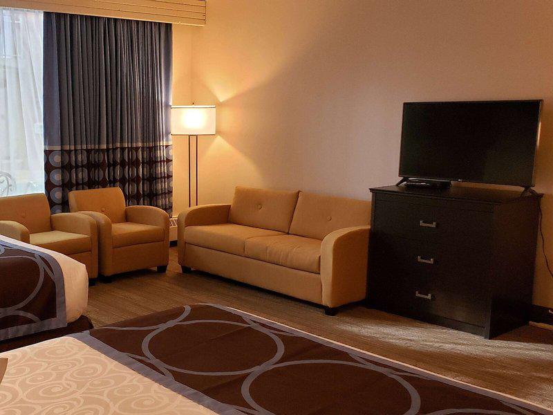 DCB3271AA7C4E5014F88A4B1328801DC