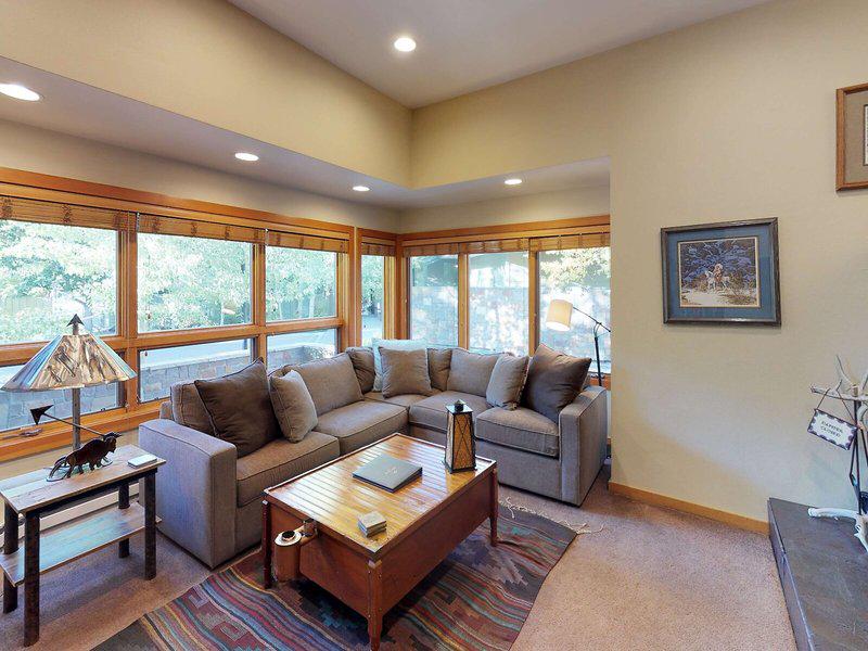 7CA400DB3325D11987A71E9FC51F5746