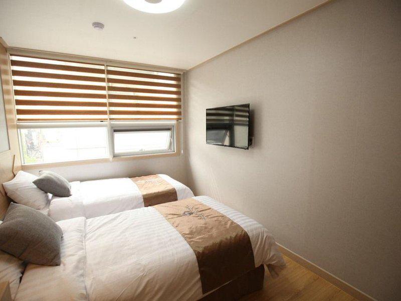 7EC6CCE0EC0A09E8E8C828D0B5E86244