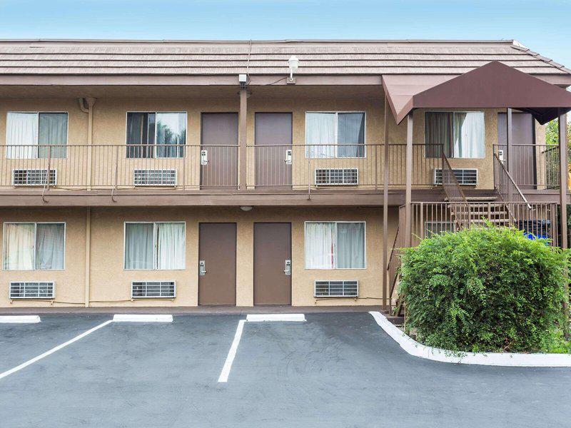 B52B4A26ABC281D8C413E03CFD6A526E