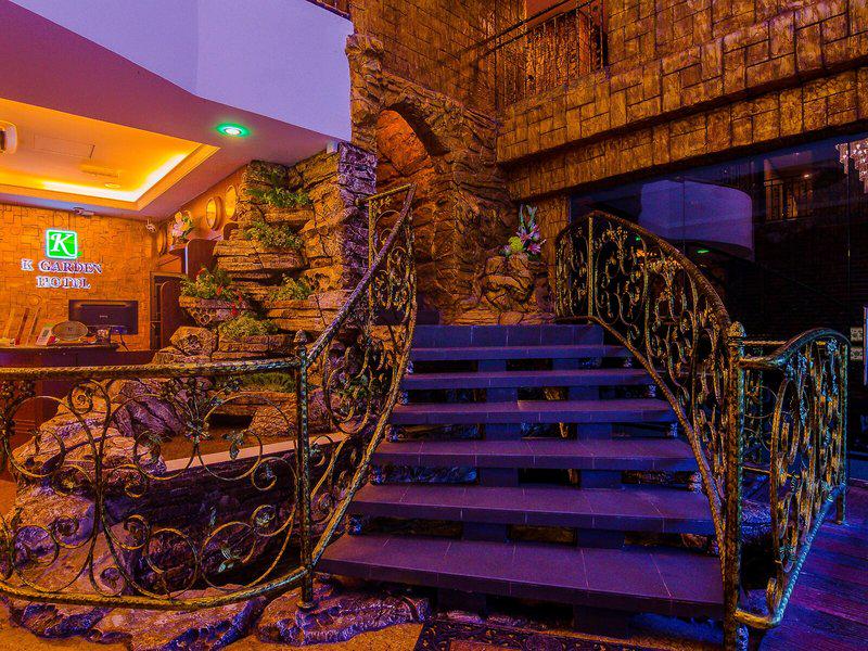 999DE5A7DAF8467F242A73583395956C