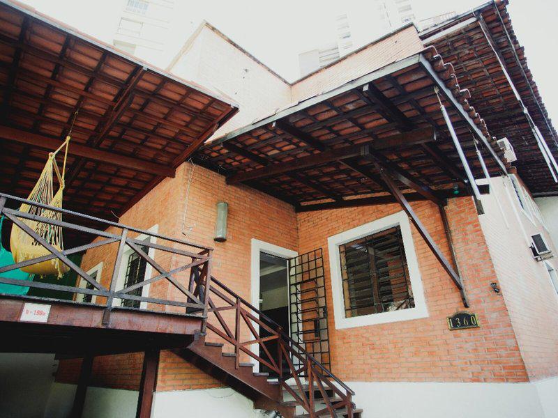 B565EAE4E8E53DA798A3F2D072984856