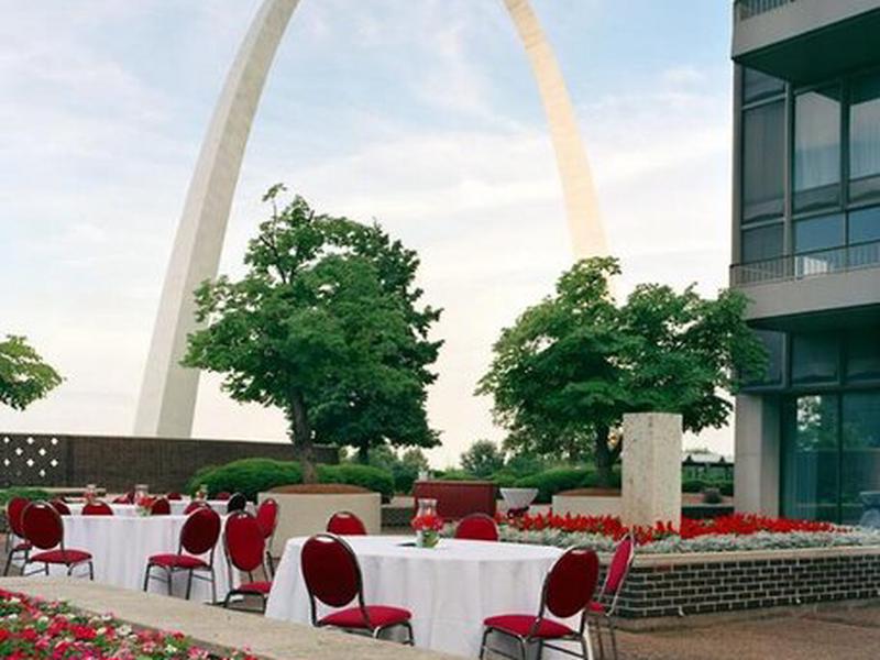 FB9ED5C5878D8AD005F3673C05DC162E