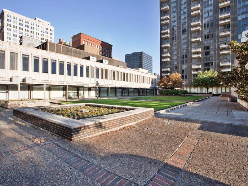 ECA293059462DD940F6A1F3050BEF8EF