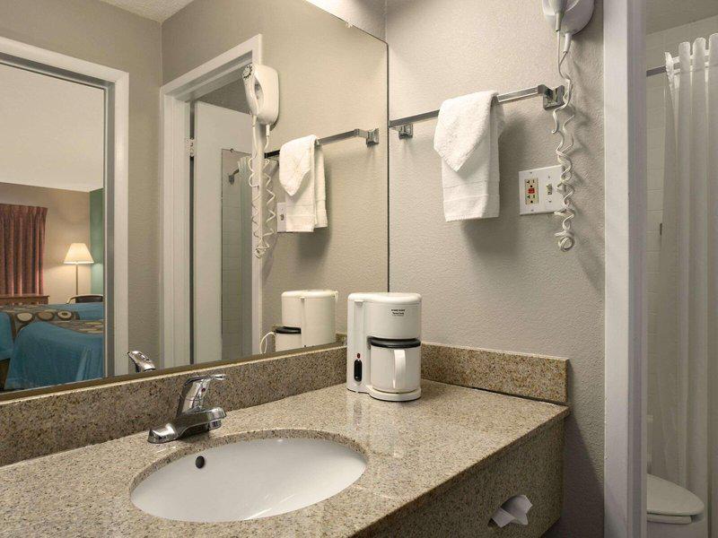 09EE438038FD1347ED999C04A7D369C5