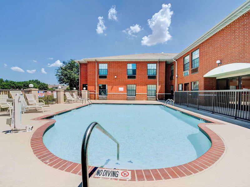 6DEC3E3F41666CBB773E4515B57BB798