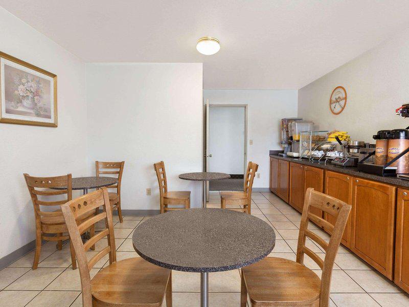 06519A6F3C84C6871758DA6A26E8B19C