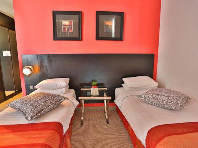 DC24C685F864CCED2FEEE191A5C07CB7