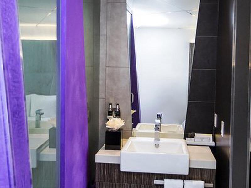 00C77FBA5D148E685D37500E4BCE6CDD