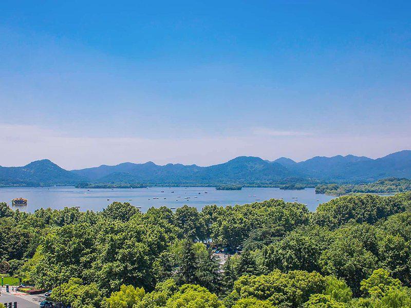 4389DCF92B3D4BA9C8713C6974F38F41