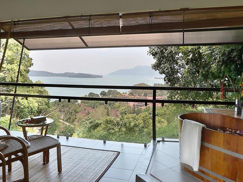 7DC69A0C76A797984282C088F375FA7B