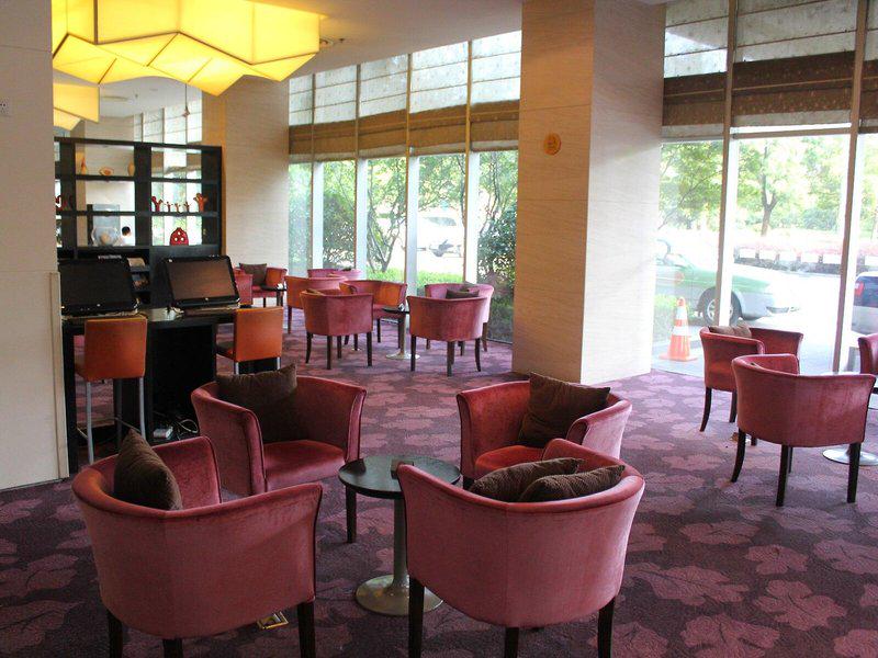 E4C270401C42DA06BF5D216146181677