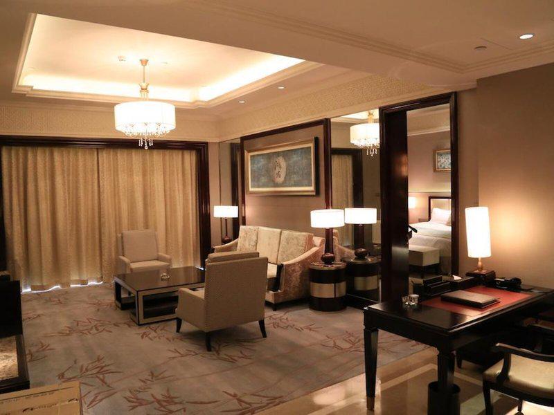 DB8BCEE25A8139FF0E9D6565BE94D083