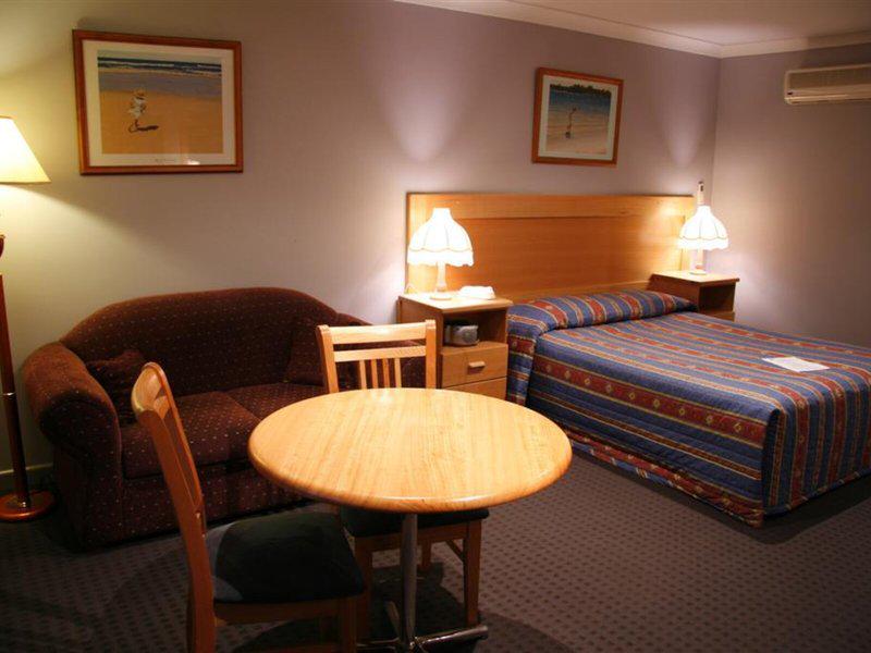 00AEEBD2914F1A9F1FD8D5309EFACC22