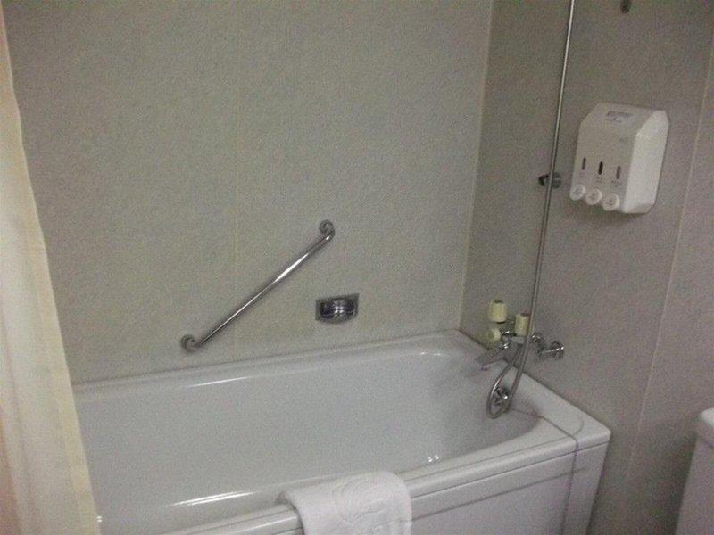 3B43435594A79FAF367D0E5C9B0F60D1