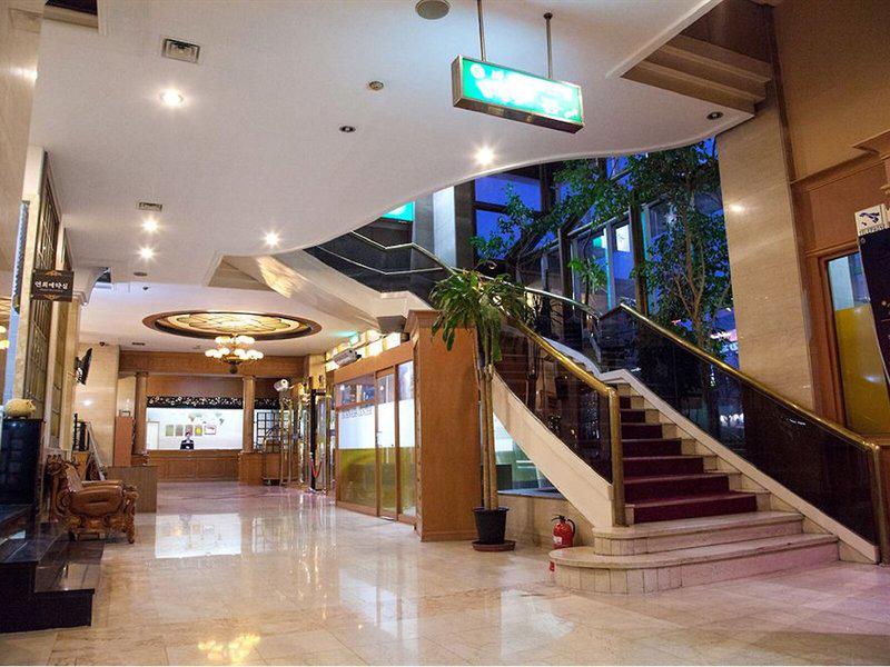 A0AE036F6F6C87D38F53FFA0D89B3D30