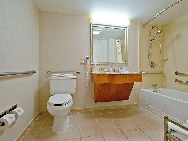 848B3A13C44EEBDDA34081B69A24B4CC