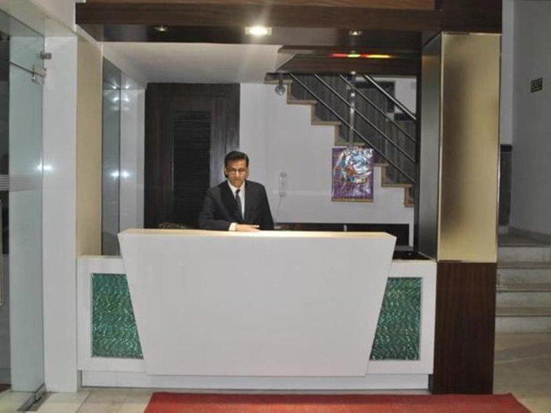 32C443F0CEC7FB8CCDAD93C426540F09