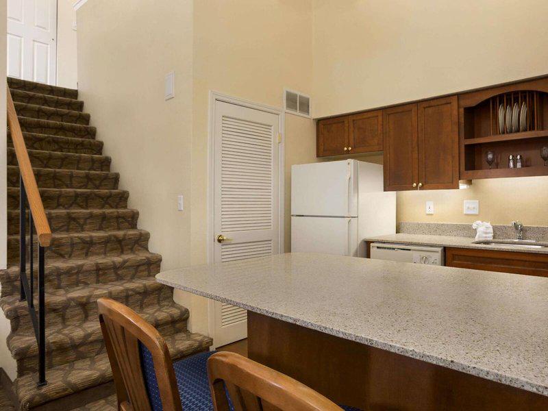 2448BA8BE5749B4D8BBEC9355004D56B