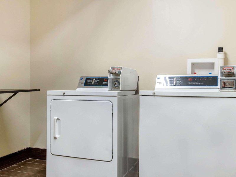 08BC17F7C4CFC0B0B4C320957E38B3FD