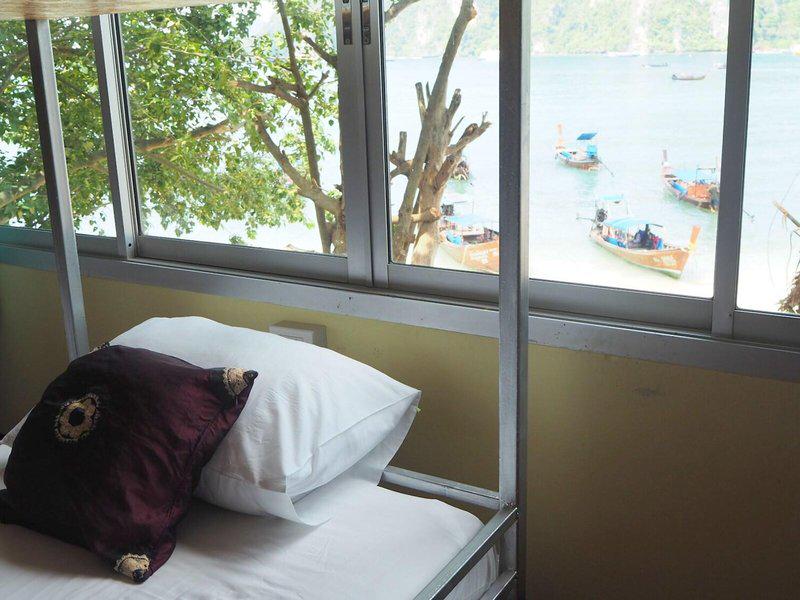 AFE1D1B1457972AD71F7FBEFBDA89A70