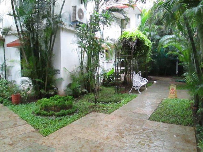 75B625B010B41D2A7D1485EC0E991EAE