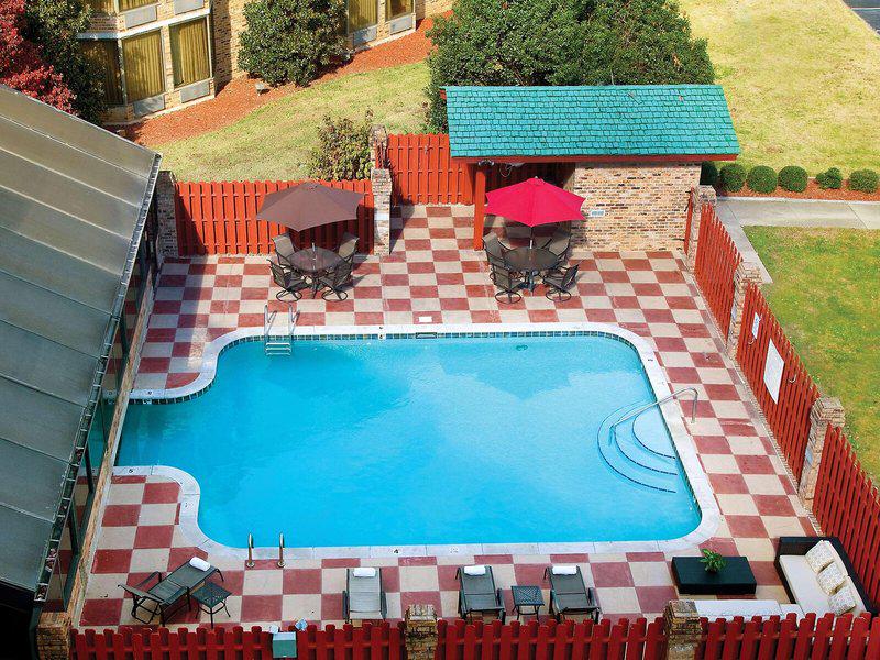 CBD5244E1FD0C77F577380F3E6B8A49F