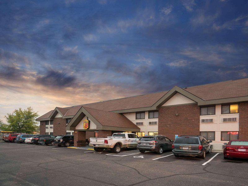 DFB7092F7685C49D0A9881B456AA5BB6