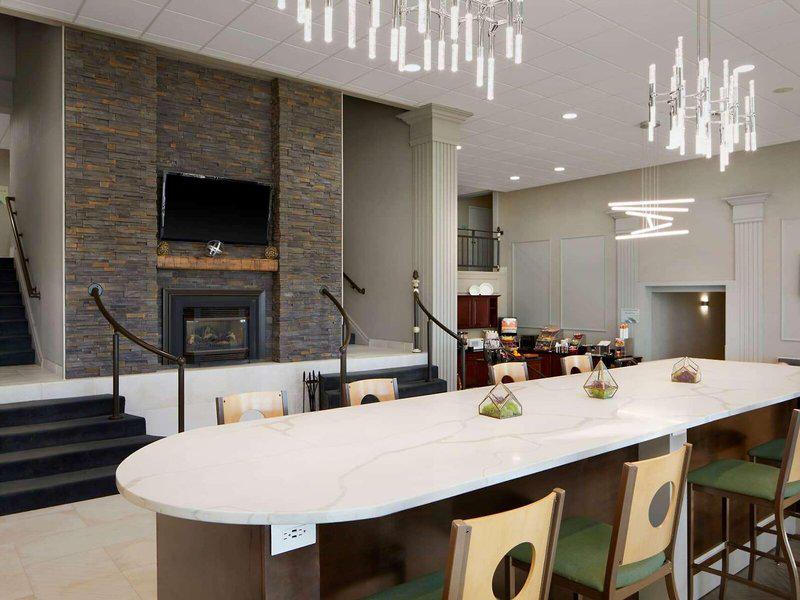 C2466883D7992160F46AE99A961BE740