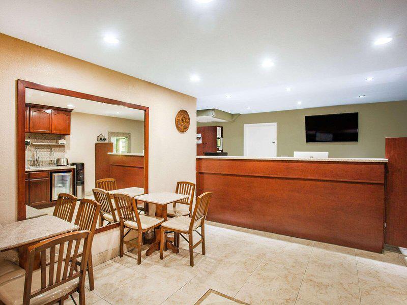 8BC5B2355FAD8A415C58F808988C19A5