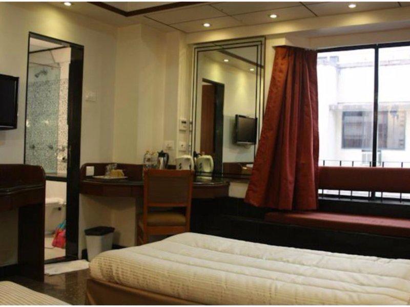 11AD5CC1824775A89BEAAF8B5C17D547