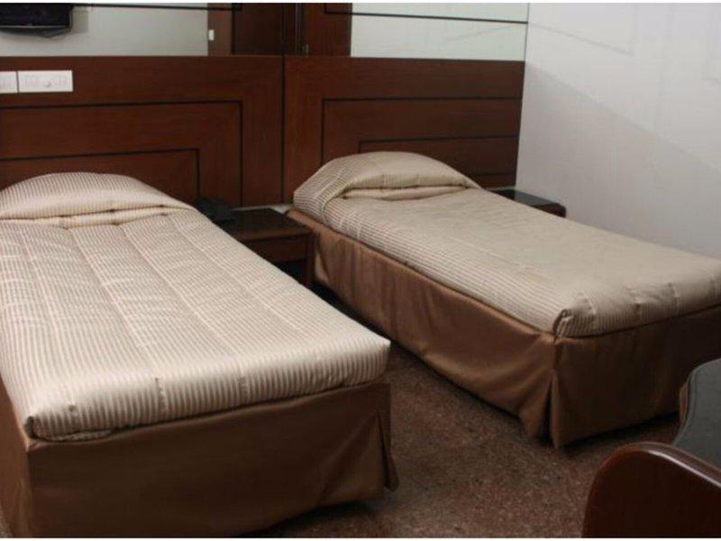 424D48B756C808215A5F48B8303501A1