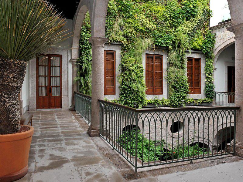 D63AEA79FA6C25D709429C31BA0D2E6E