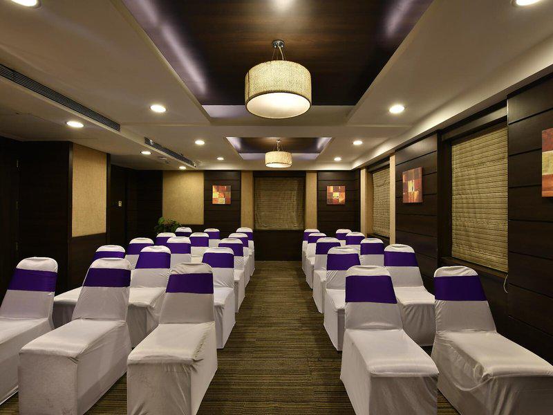 EAA0A59F95A33C503CAF3EC2E114BB41