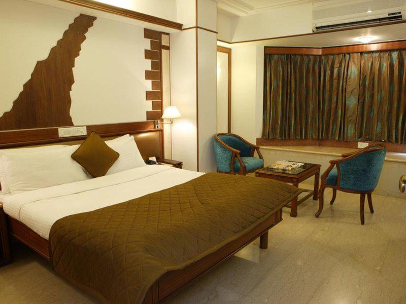 E6BB6F8A4E7B4161A989A8F19441DD90