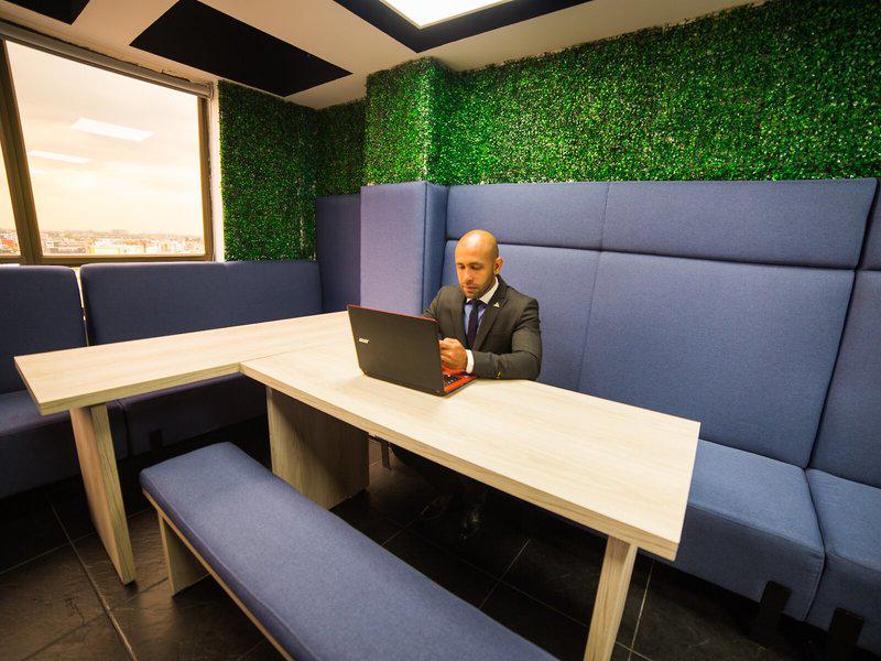 19A705AF0EBD654B99AE915B60EA8064