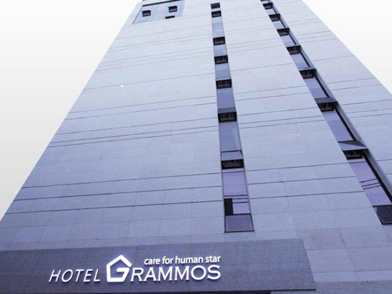 ED4F6C1B3FF37E8FF0D4ABF9018591FF