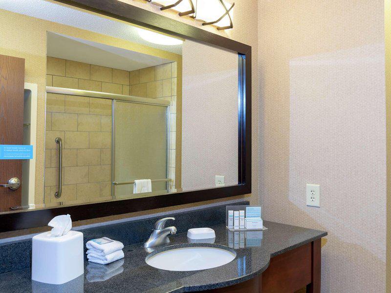 BCC8C6300C2BF3671F1A0EBBBBD59481