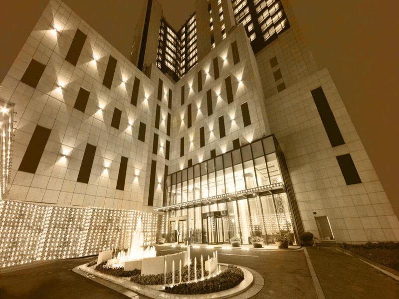 956BF22B0F2C4371B8C80777C92E053F