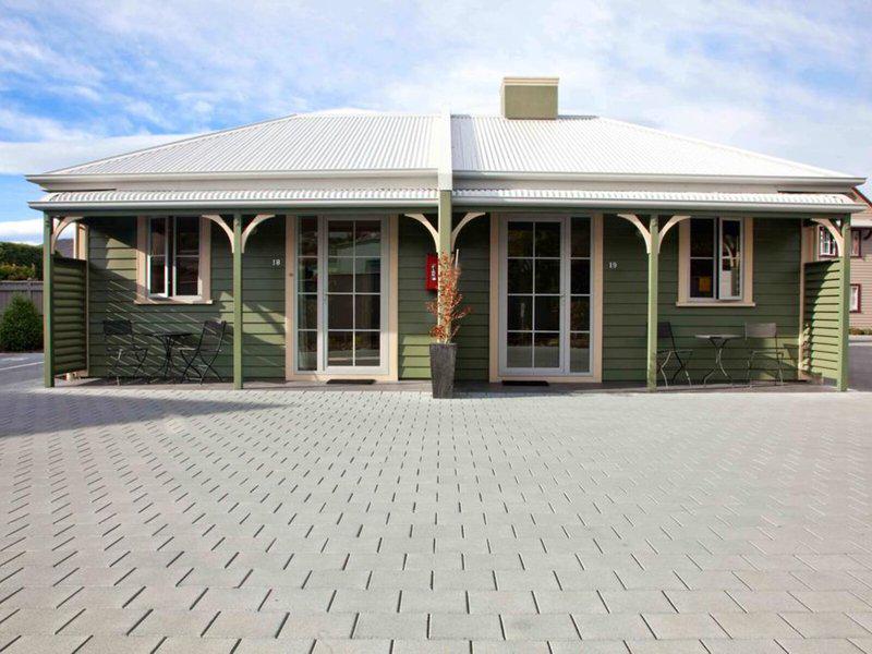 FD1BC5D084208861A71C527A2DA966A2