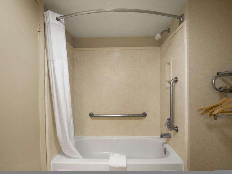 9DC6F12BD586A8211577F94E6358F472