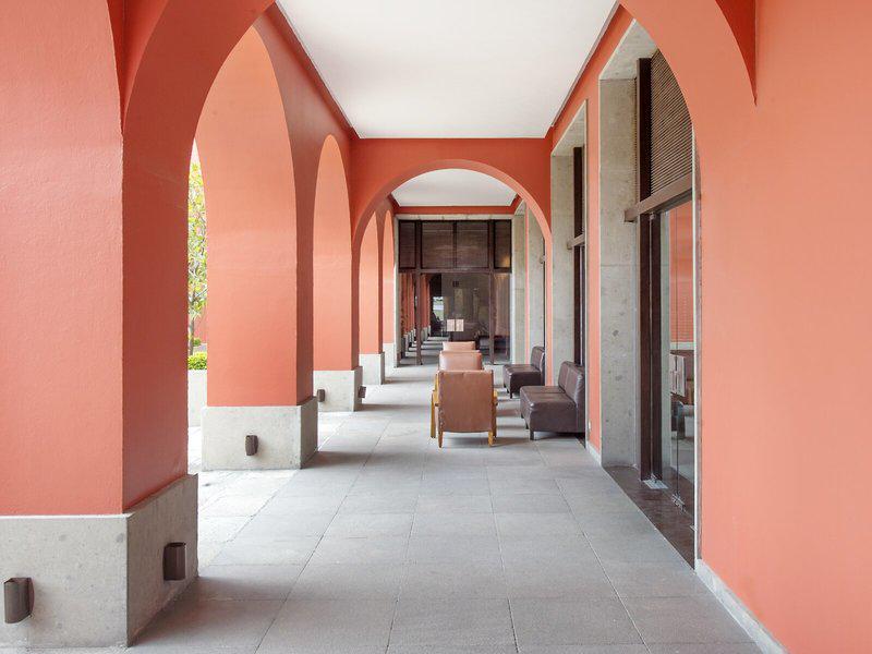 C8E647A6571353E89957A13573D70680