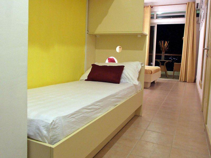 42C2DBAFEECFB21D3A78EDECF0A03F39