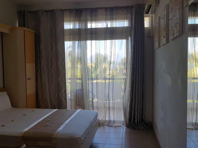 21153B078248258CDF08F3E66874BE03