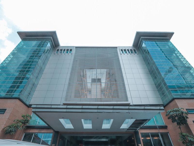 106B877B5D629227FF2F804DD5882A06