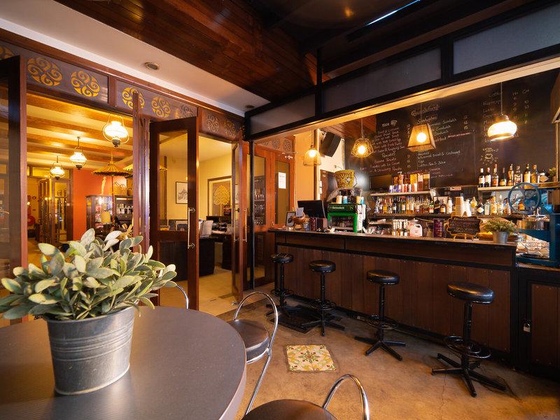 E3706FEA06F5C1727D2F77F579410A01